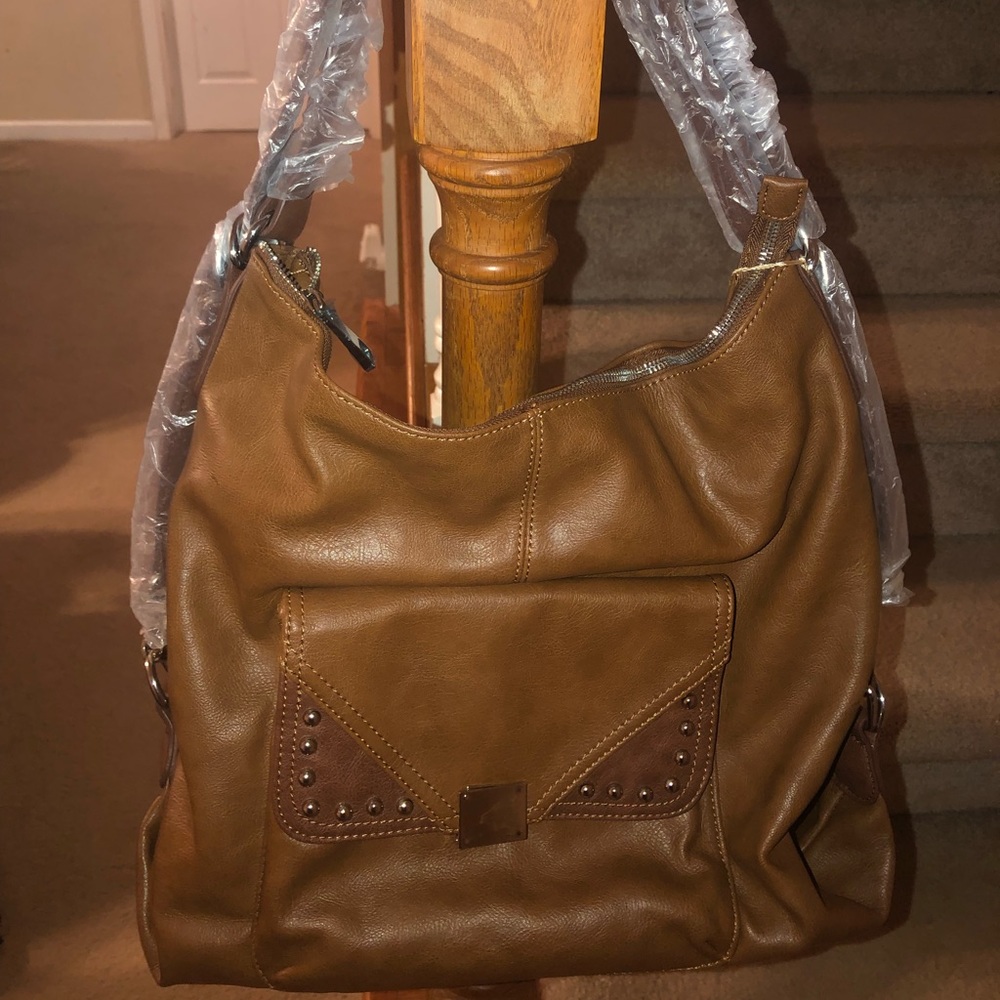 Leather concealed carrying bag
